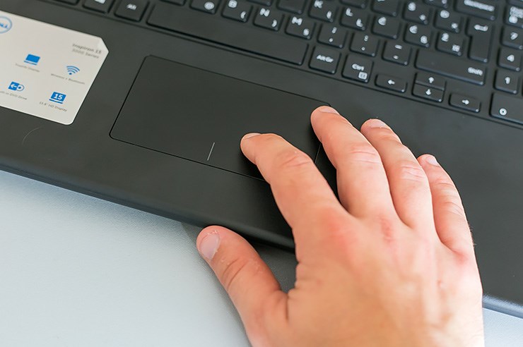 Dell Inspiron 15 3000 (3).jpg